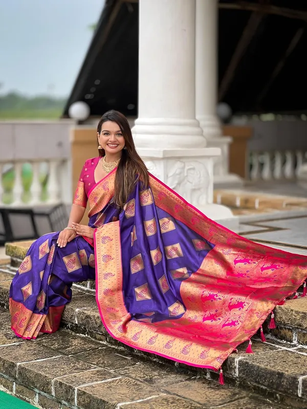 Banarasi_Silk_Blend_Woven_Saree_With_Blouse_Piece