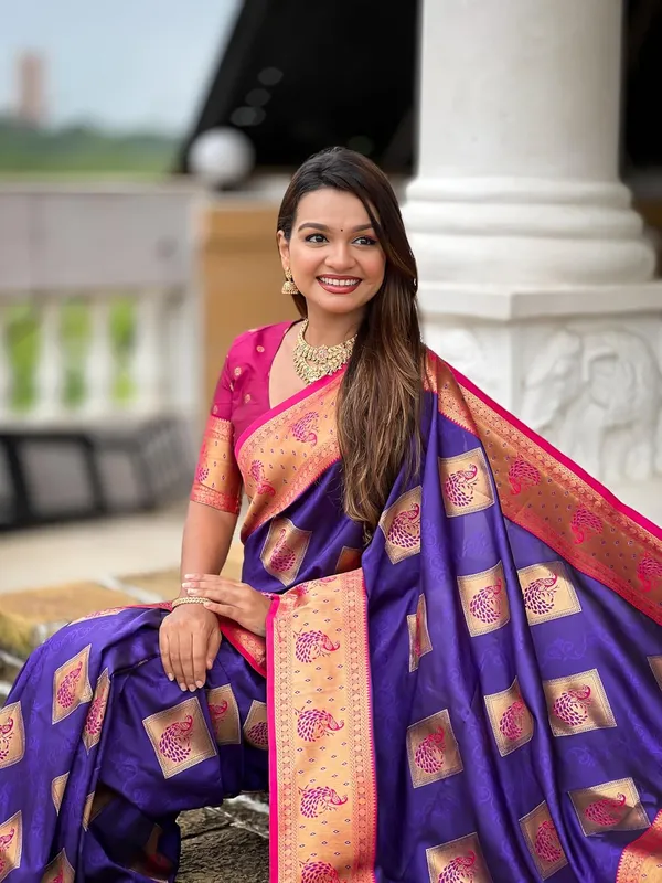 Banarasi_Silk_Blend_Woven_Saree_With_Blouse_Piece