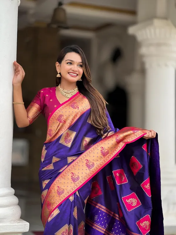 Banarasi_Silk_Blend_Woven_Saree_With_Blouse_Piece