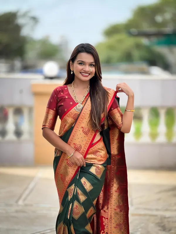 Banarasi_Silk_Blend_Saree_With_Blouse_Piece