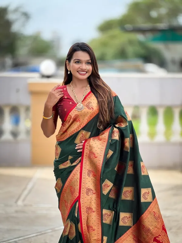Banarasi_Silk_Blend_Saree_With_Blouse_Piece