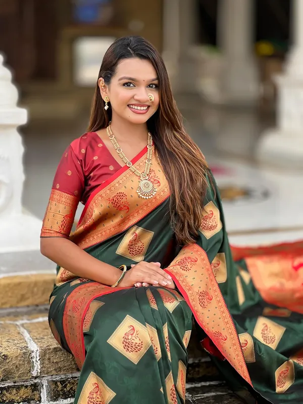 Banarasi_Silk_Blend_Saree_With_Blouse_Piece