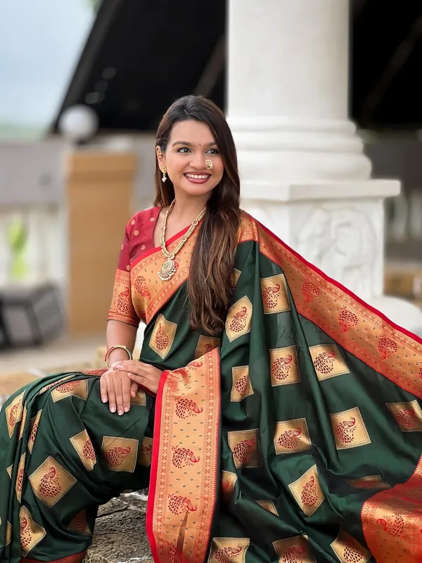Banarasi_Silk_Blend_Saree_With_Blouse_Piece