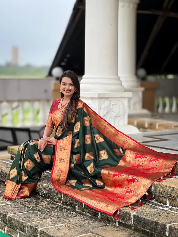 Banarasi_Silk_Blend_Saree_With_Blouse_Piece