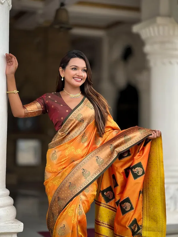 Banarasi_Silk_Blend_Woven_Saree_With_Blouse_Piece
