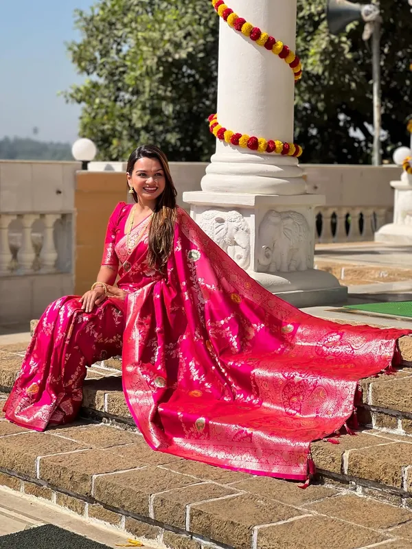 Women_Kanjivaram_Silk_Saree_With_Blouse_Piece