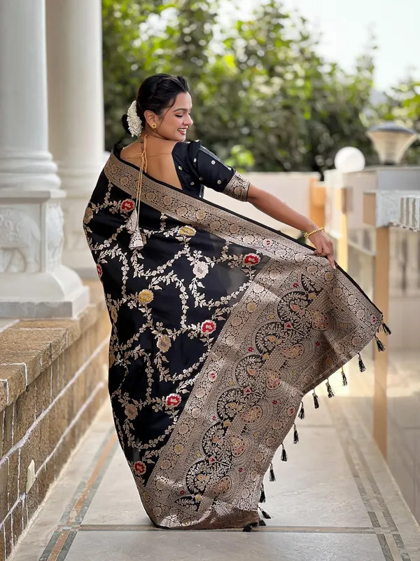 Kanjivaram_Silk_Saree_With_Blouse_Piece