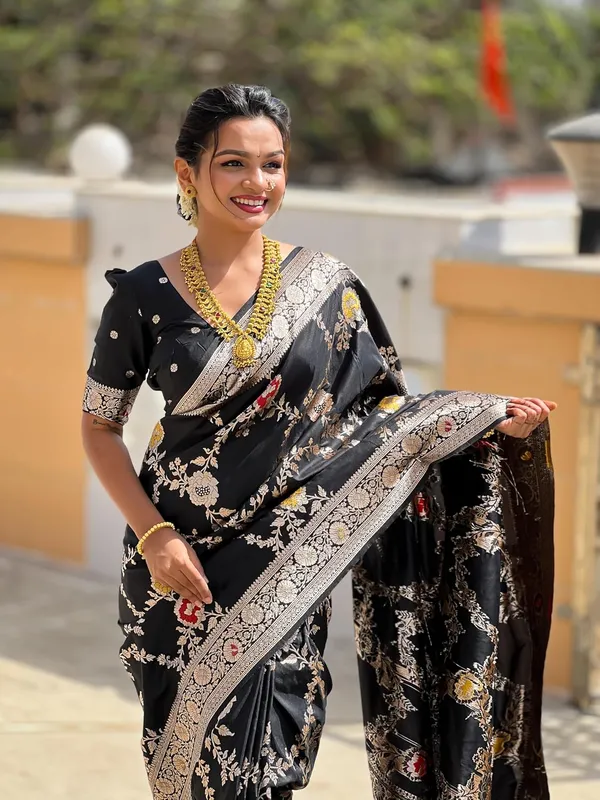 Kanjivaram_Silk_Saree_With_Blouse_Piece