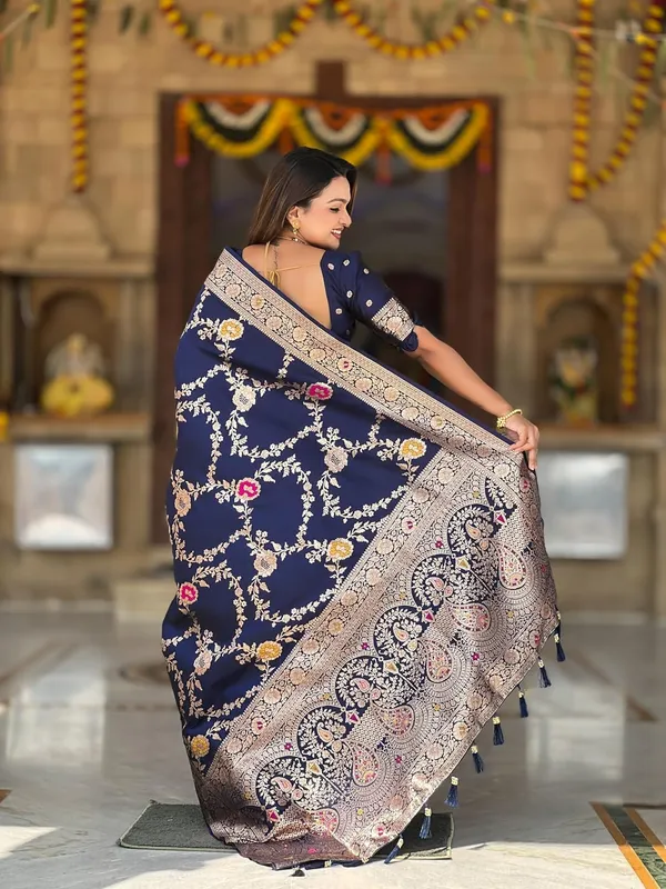 Kanjivaram_Silk_Saree_With_Blouse_Piece