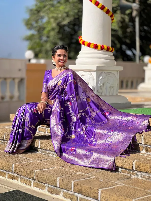 Women_Kanjivaram_Silk_Saree_With_Blouse_Piece