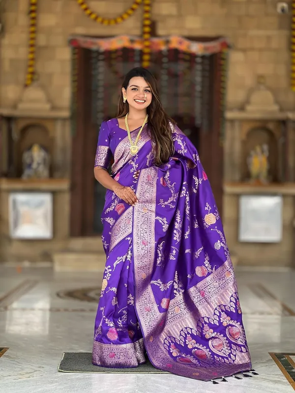 Banarasi_Silk_Blend_Saree_With_Blouse_Piece
