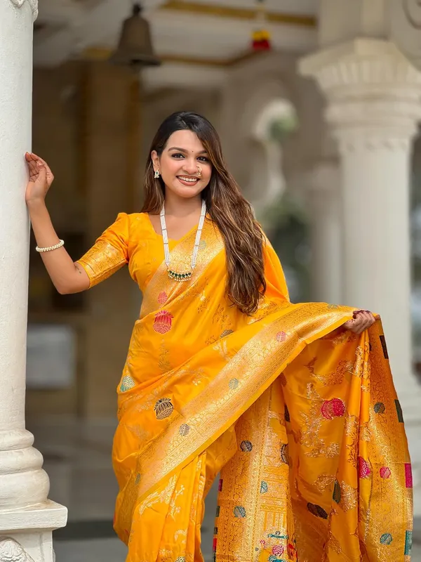 Banarasi_Silk_Blend_Saree_With_Blouse_Piece