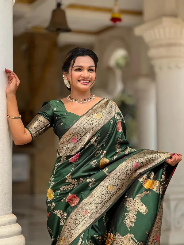 Banarasi_Silk_Blend_Saree_With_Blouse_Piece