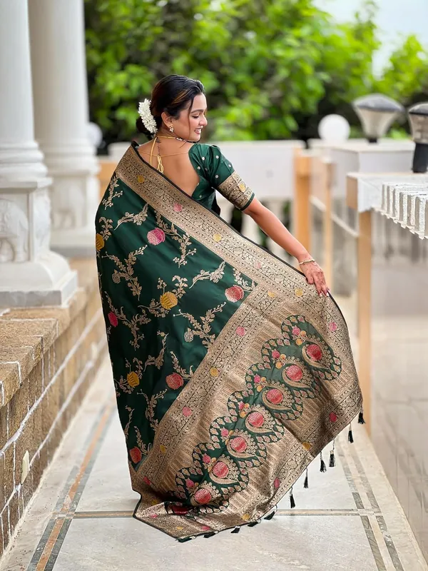 Banarasi_Silk_Blend_Saree_With_Blouse_Piece