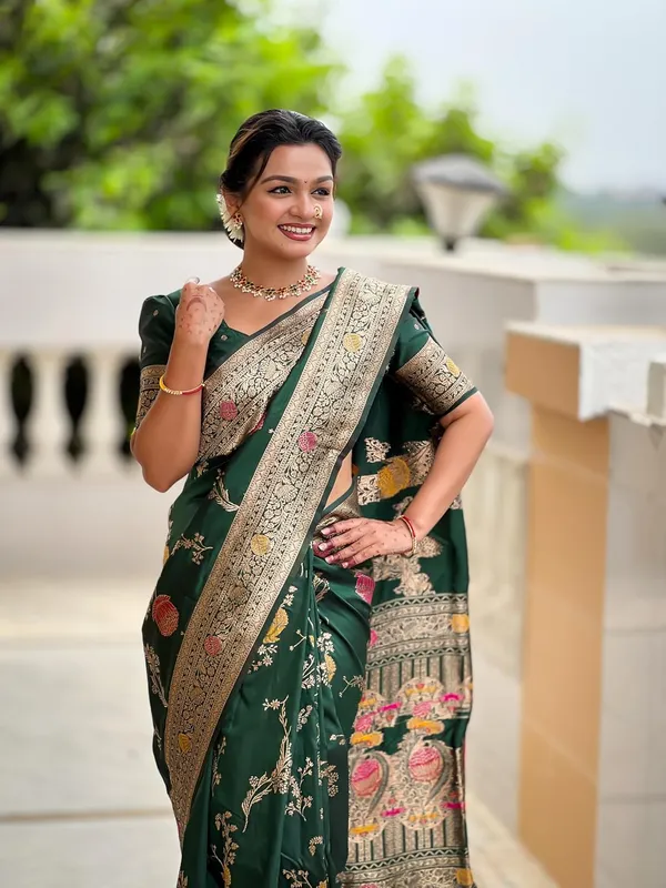 Banarasi_Silk_Blend_Saree_With_Blouse_Piece