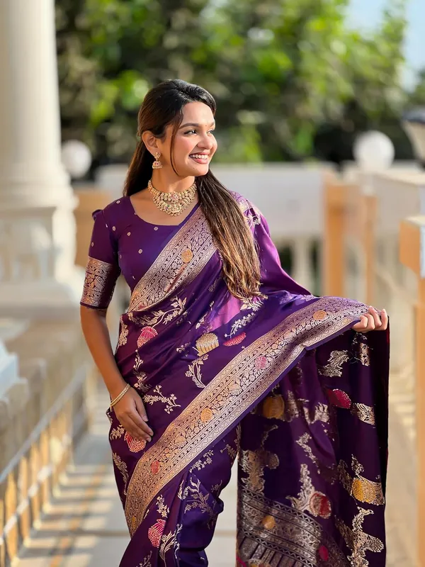 Banarasi_Silk_Blend_Woven_Saree_With_Blouse_Piece