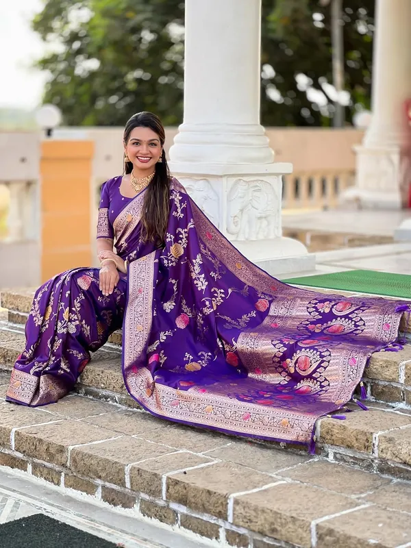 Banarasi_Silk_Blend_Woven_Saree_With_Blouse_Piece