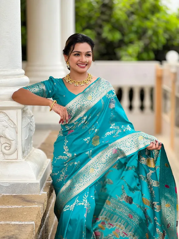 Banarasi_Silk_Blend_Woven_Saree_With_Blouse_Piece