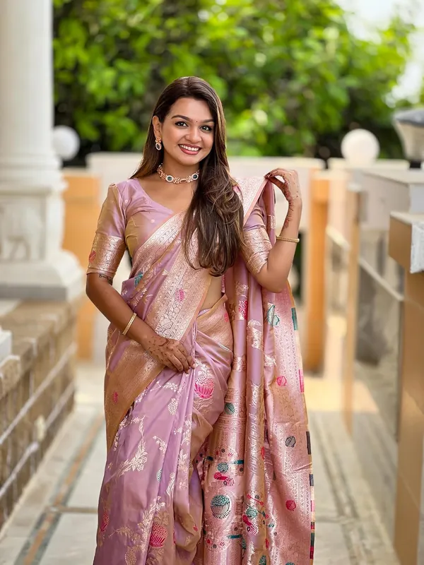 Banarasi_Silk_Blend_Saree_With_Blouse_Piece