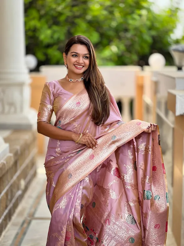 Banarasi_Silk_Blend_Saree_With_Blouse_Piece