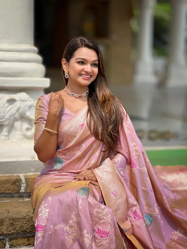 Banarasi_Silk_Blend_Saree_With_Blouse_Piece