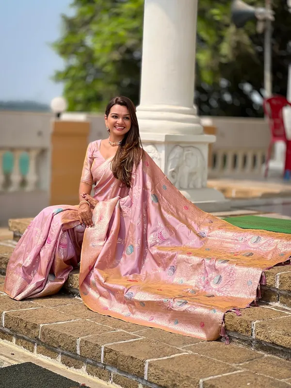 Banarasi_Silk_Blend_Saree_With_Blouse_Piece