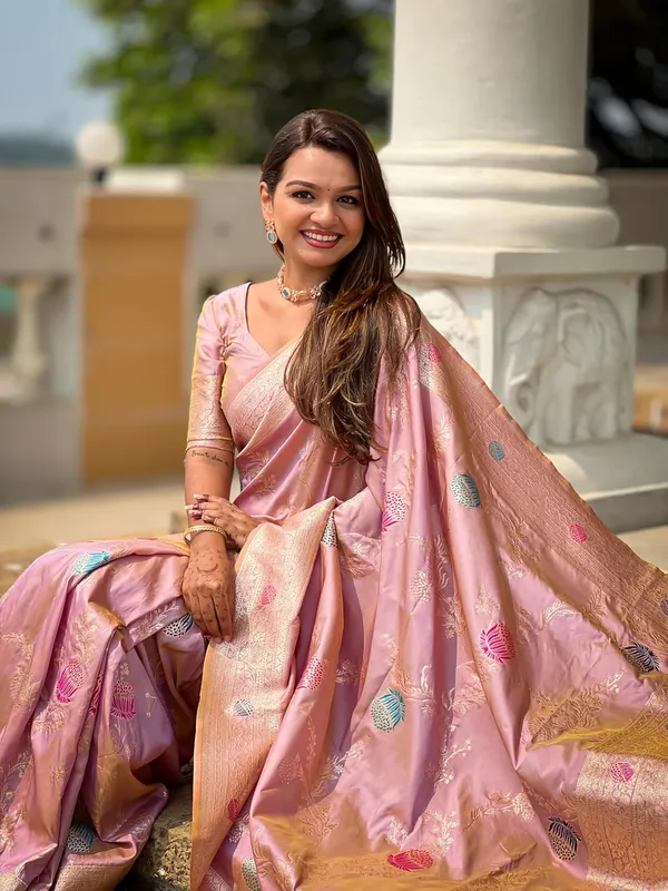 Banarasi_Silk_Blend_Saree_With_Blouse_Piece