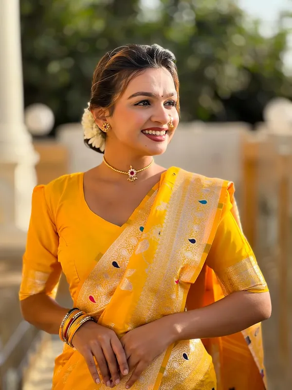 Banarasi_Silk_Jacquard_Saree_With_Blouse_Piece