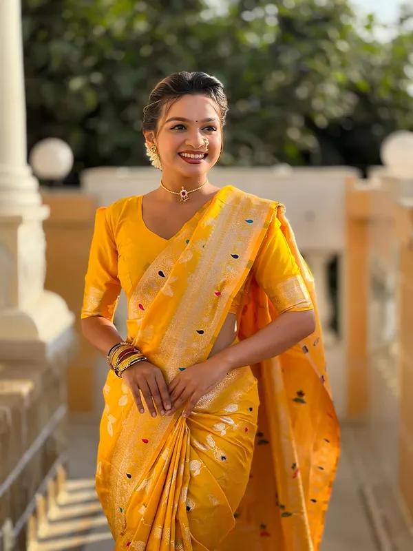 Banarasi_Silk_Jacquard_Saree_With_Blouse_Piece