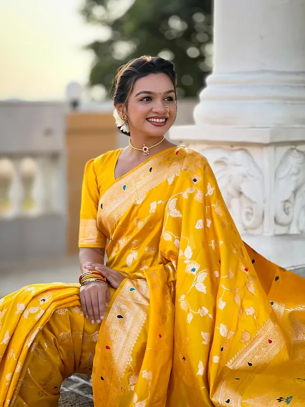 Banarasi_Silk_Jacquard_Saree_With_Blouse_Piece