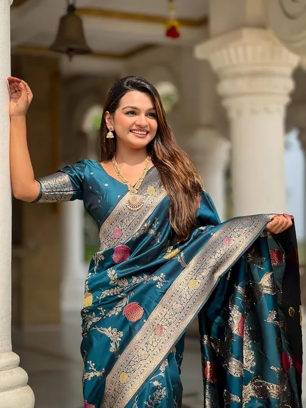 Banarasi_Silk_Blend_Saree_With_Blouse_Piece