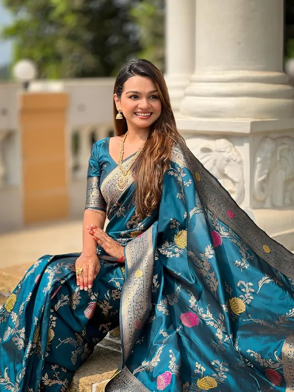 Banarasi_Silk_Blend_Saree_With_Blouse_Piece