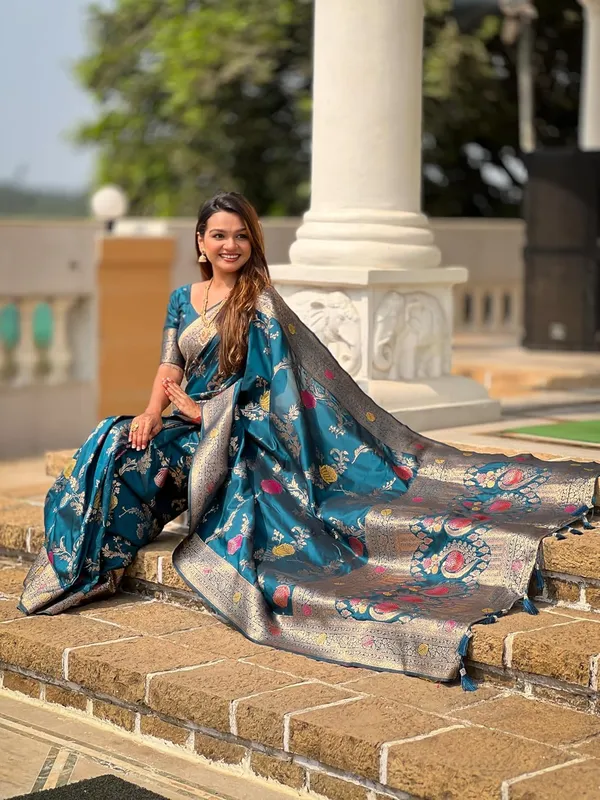 Banarasi_Silk_Blend_Saree_With_Blouse_Piece
