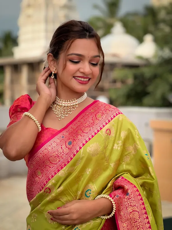 Banarasi_Silk_Saree_With_Blouse_Piece