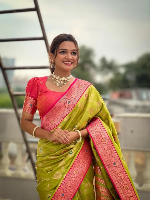 Banarasi_Silk_Saree_With_Blouse_Piece