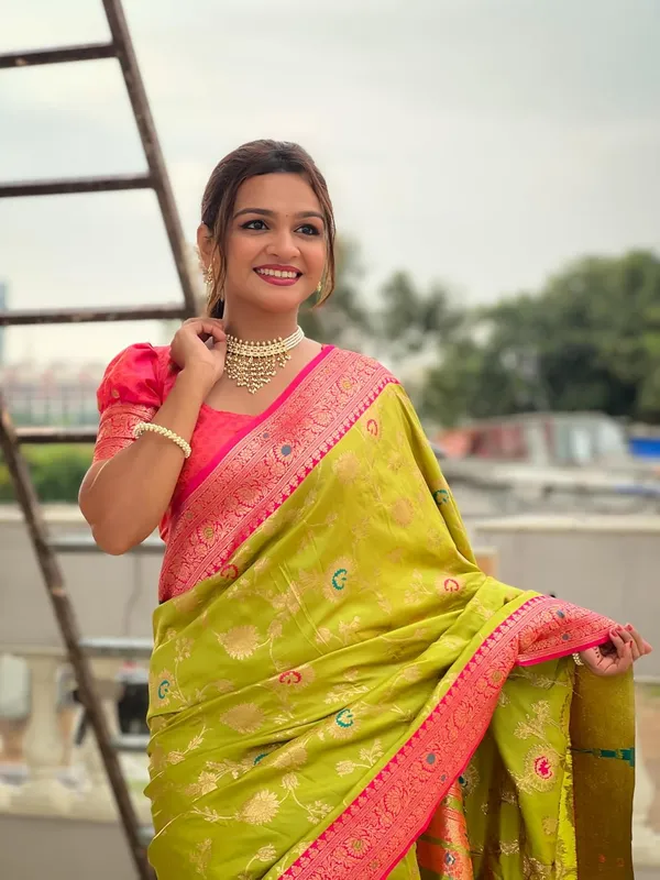 Banarasi_Silk_Saree_With_Blouse_Piece