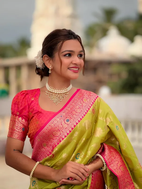 Banarasi_Silk_Saree_With_Blouse_Piece
