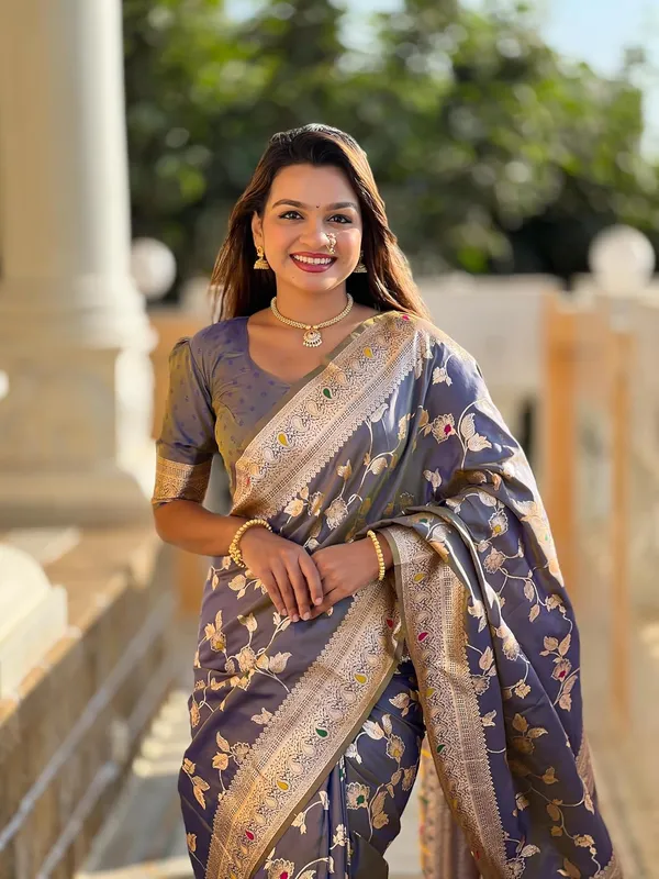 Women_Banarasi_Silk_Jacquard_Saree_With_Blouse_Piece