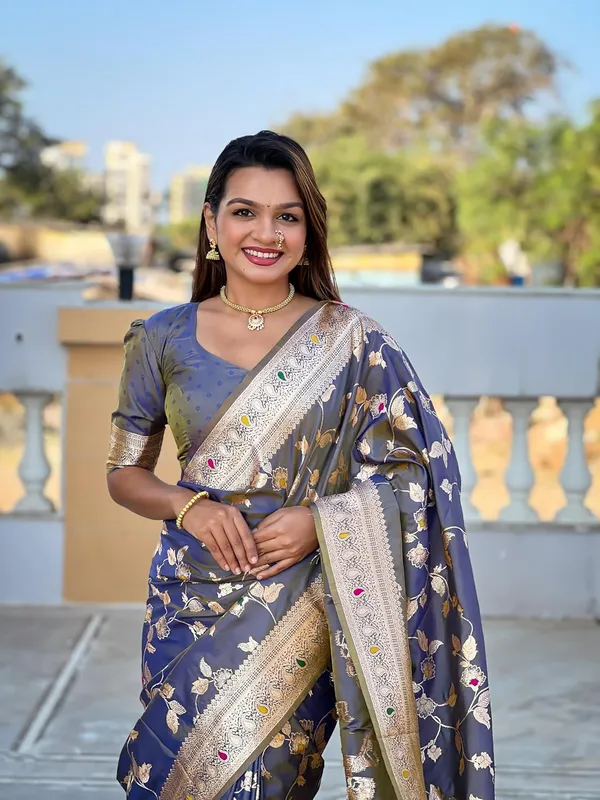 Women_Banarasi_Silk_Jacquard_Saree_With_Blouse_Piece
