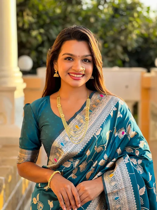 Banarasi_Silk_Jacquard_Saree_With_Blouse_Piece