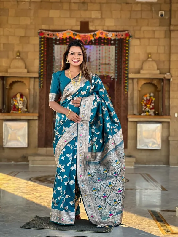 Banarasi_Silk_Jacquard_Saree_With_Blouse_Piece