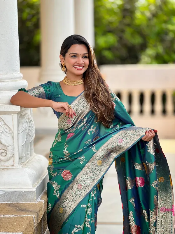 Banarasi_Silk_Blend_Woven_Saree_With_Blouse_Piece