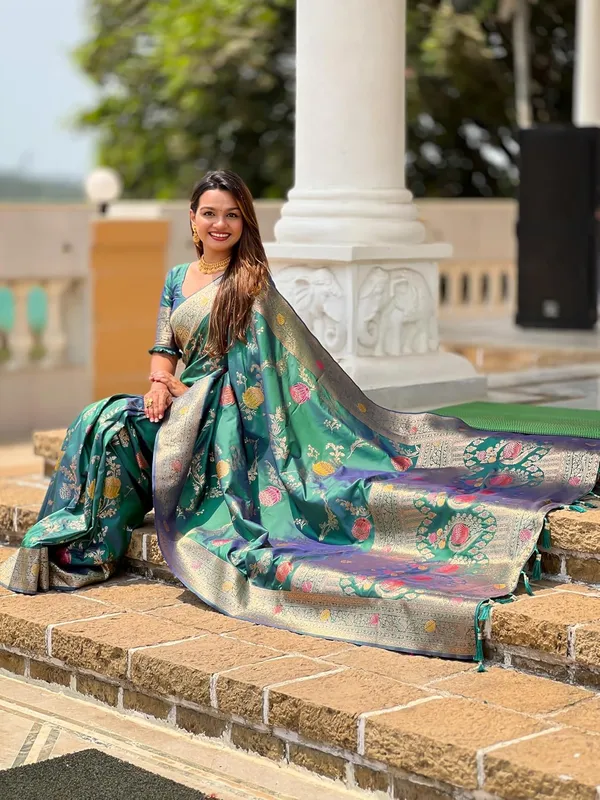 Banarasi_Silk_Blend_Woven_Saree_With_Blouse_Piece
