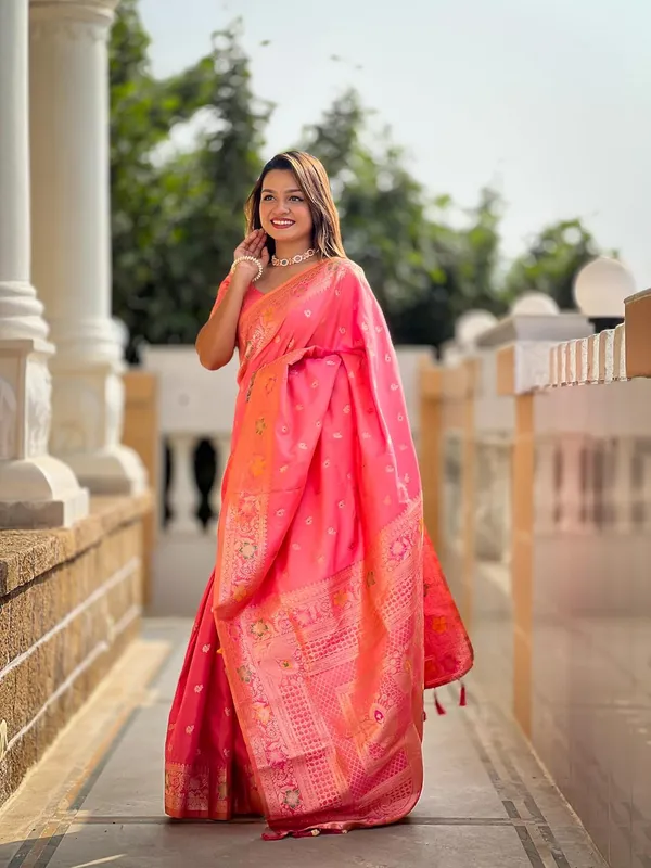Women_Kanjivaram_Silk_Saree_With_Unstitched_Blouse_Piece