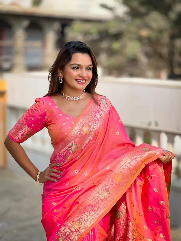 Women_Kanjivaram_Silk_Saree_With_Unstitched_Blouse_Piece