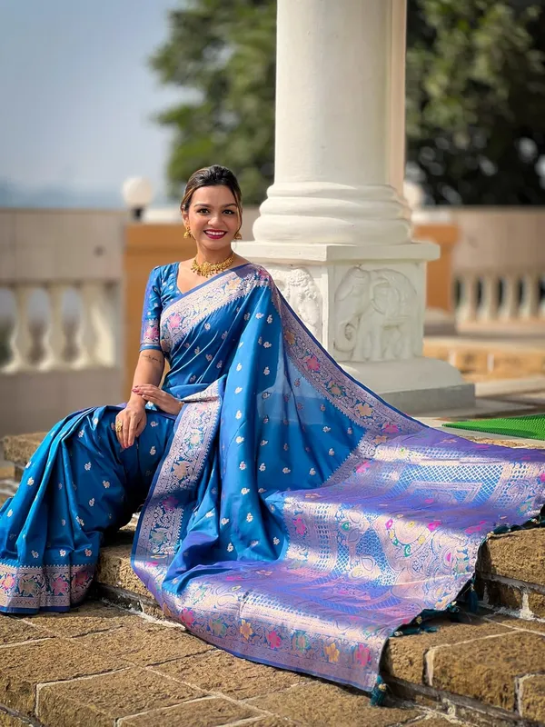 Women_Kanjivaram_Silk_Saree_With_Unstitched_Blouse_Piece