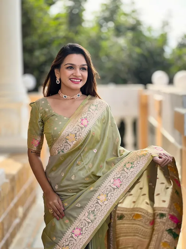 Kanjivaram_Silk_Saree_With_Blouse_Piece