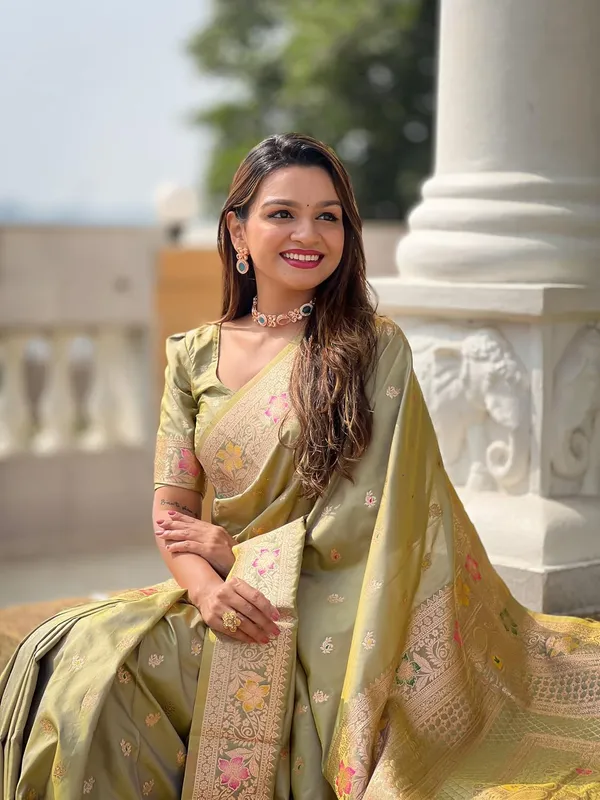 Kanjivaram_Silk_Saree_With_Blouse_Piece