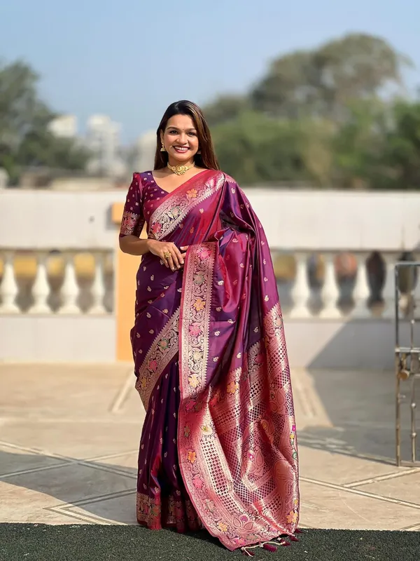 Women_Kanjivaram_Silk_Saree_With_Unstitched_Blouse_Piece
