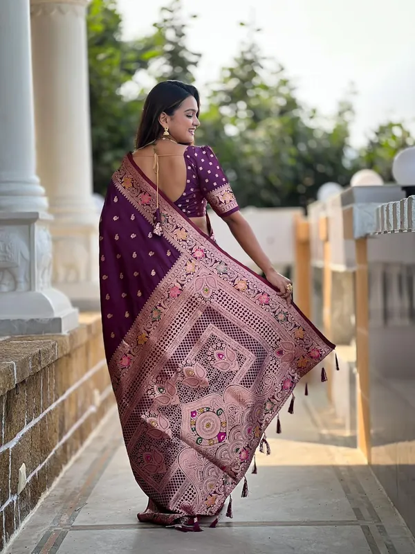 Women_Kanjivaram_Silk_Saree_With_Unstitched_Blouse_Piece